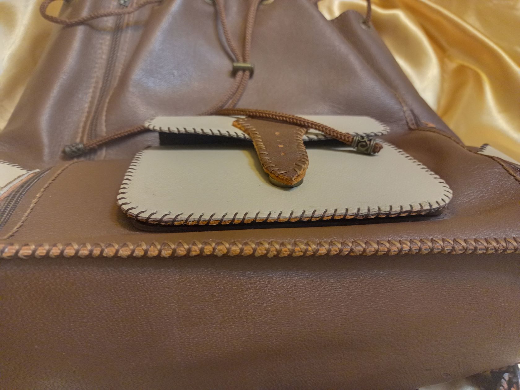 کوله پشتی چرم دست دوز 